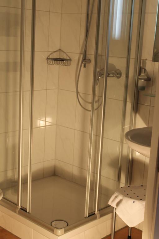 Hotel Haus Kirsch Grevenbroich Habitación foto